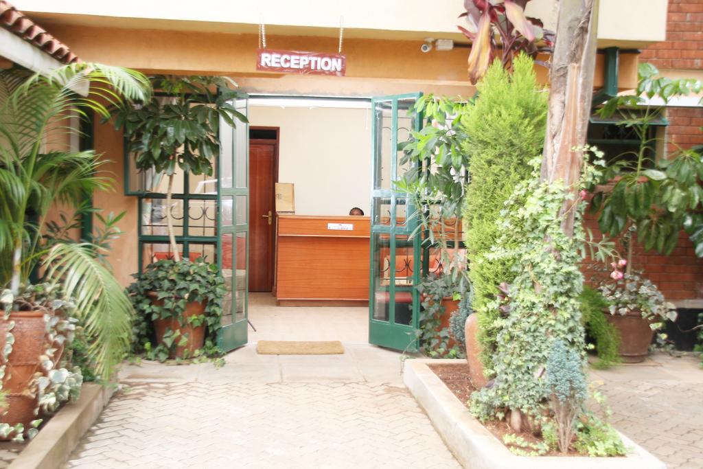 Leon Villas Guest House Найроби Екстериор снимка